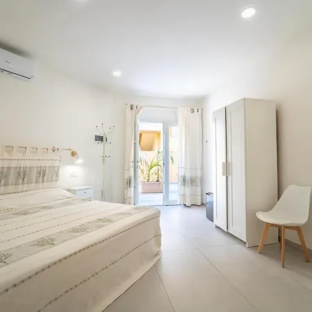 La Stampa 招待所 奧爾比亞